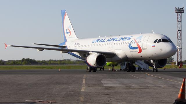 RA-73832:Airbus A320-200:Уральские авиалинии